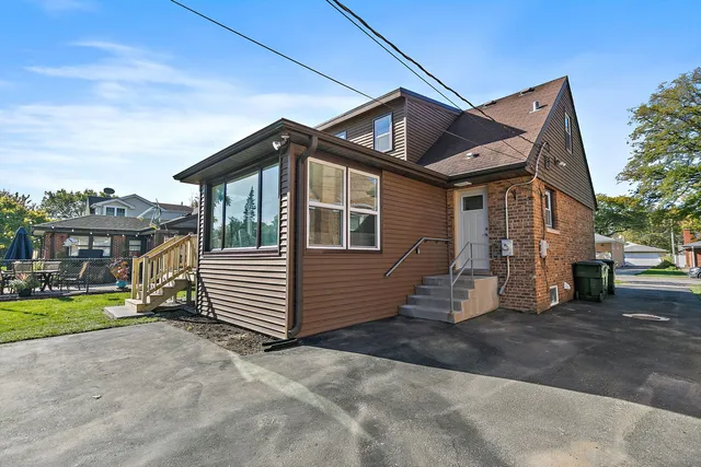 $699,000 | 241 North Hamlin Avenue, Park Ridge, IL 60068