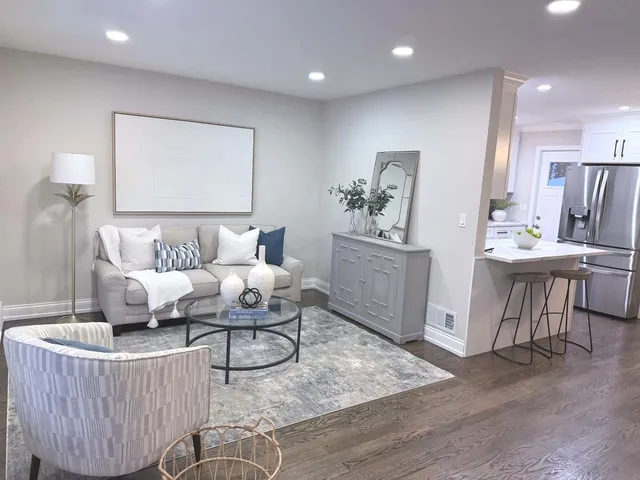 $684,999 | 241 North Hamlin Avenue, Park Ridge, IL 60068