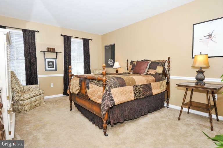 7723 Huntsman Boulevard Springfield, VA 22153 - Photo 18 of 29 Bedroom #3 on upper level