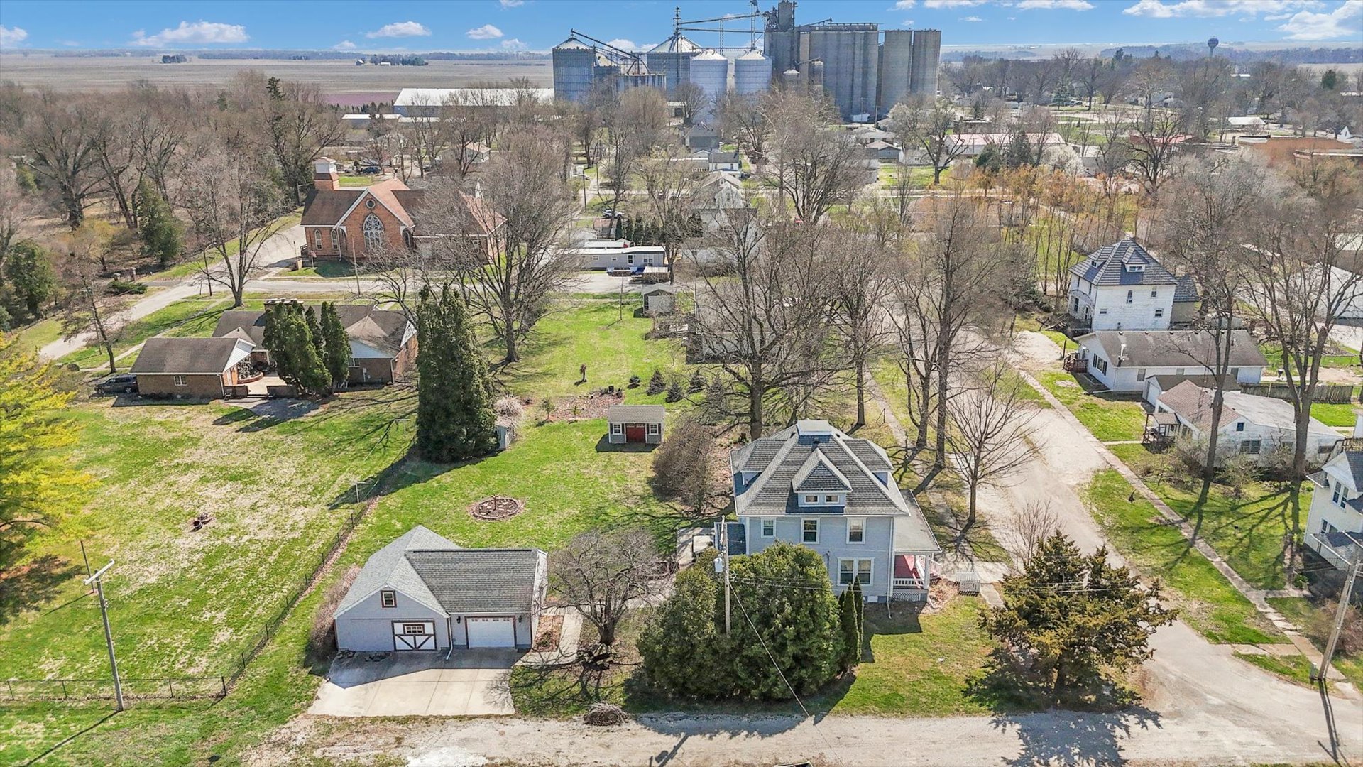 430 Indiana Avenue De Land, IL 61839 - Photo 39 of 48 an aerial view of residential houses with outdoor space