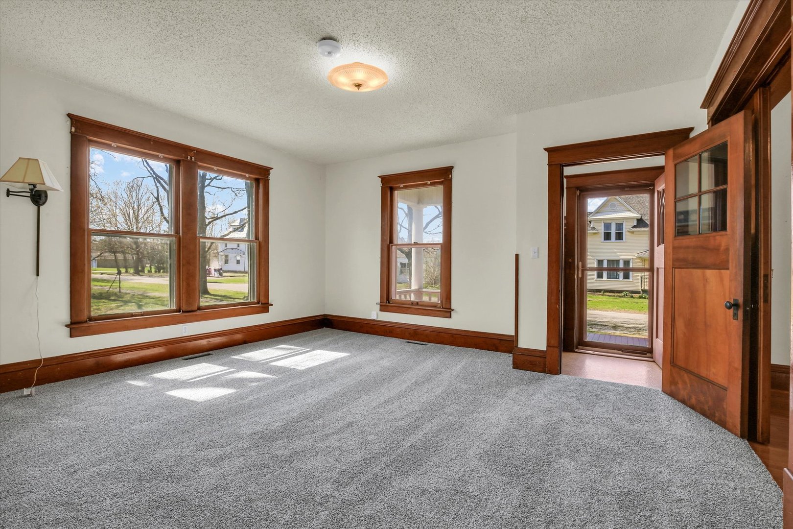 430 Indiana Avenue De Land, IL 61839 - Photo 9 of 48 an empty room with windows and closet