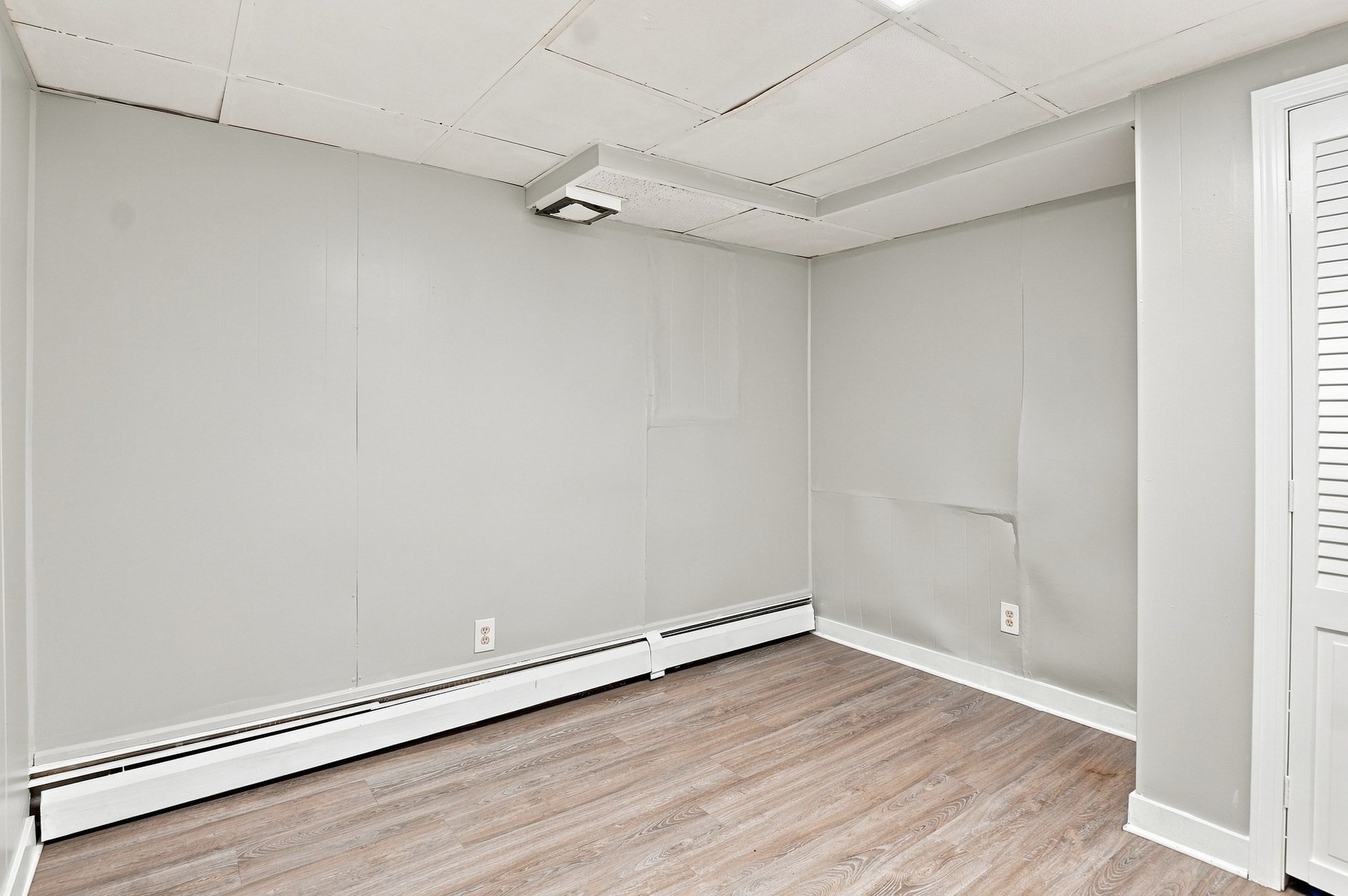 98 Kenberma Road Worcester, MA 01604 - Photo 34 of 41 Gallery Image 34
