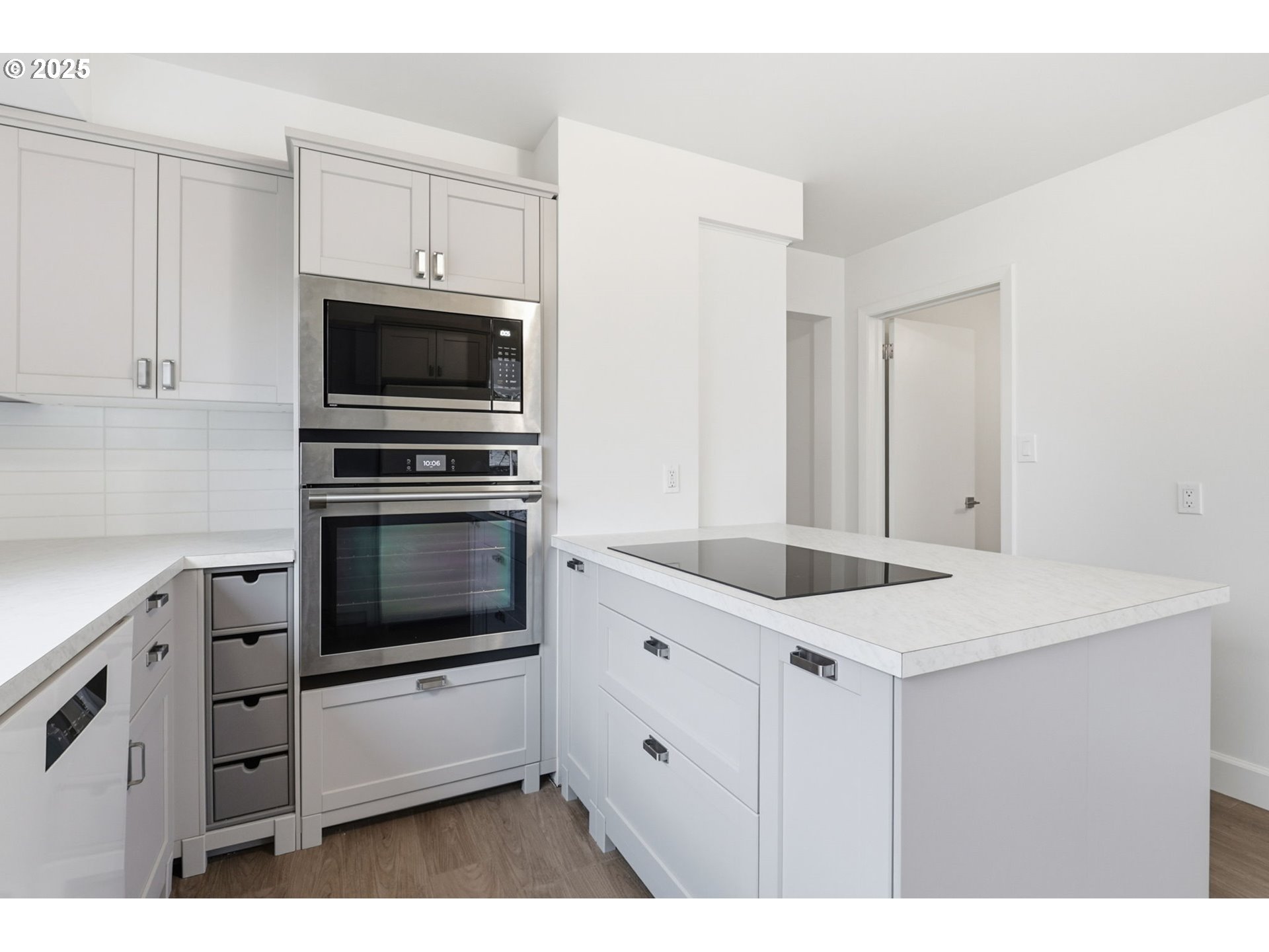 5919 Northeast 28th Avenue Portland, OR 97211 - Photo 15 of 44