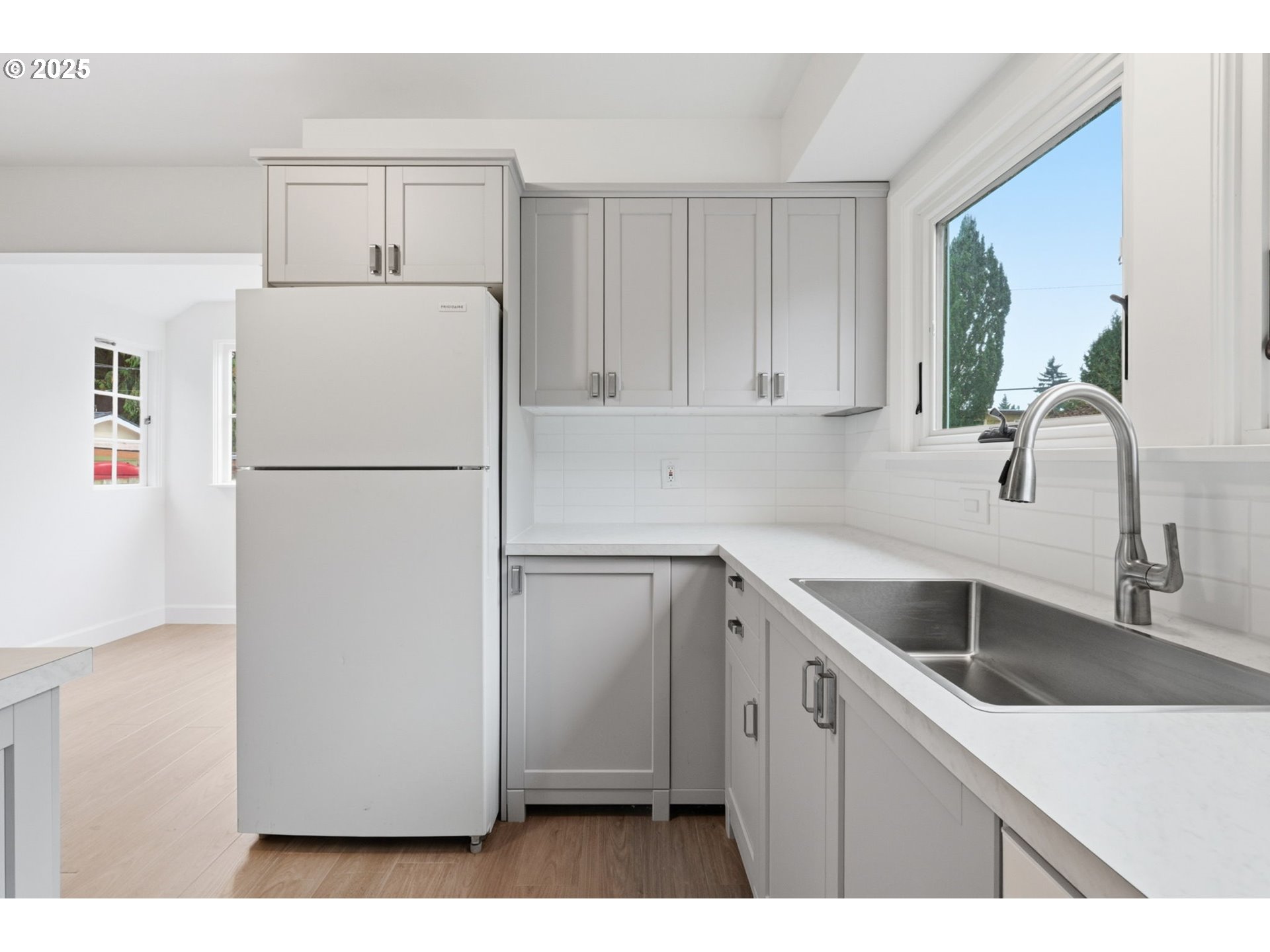 5919 Northeast 28th Avenue Portland, OR 97211 - Photo 16 of 44