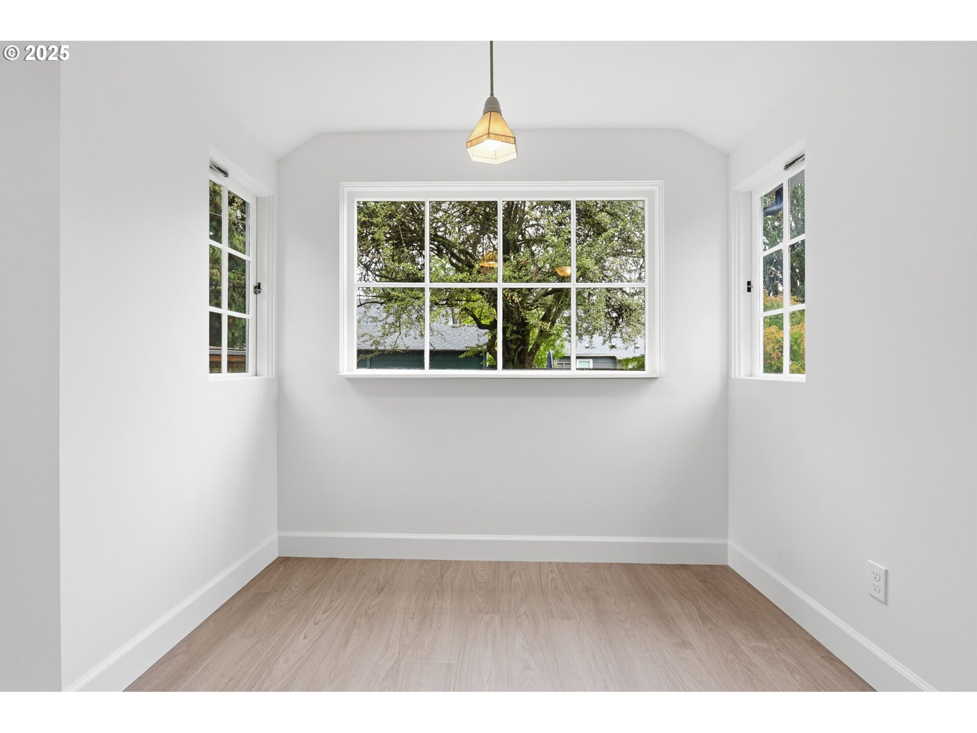 5919 Northeast 28th Avenue Portland, OR 97211 - Photo 17 of 44