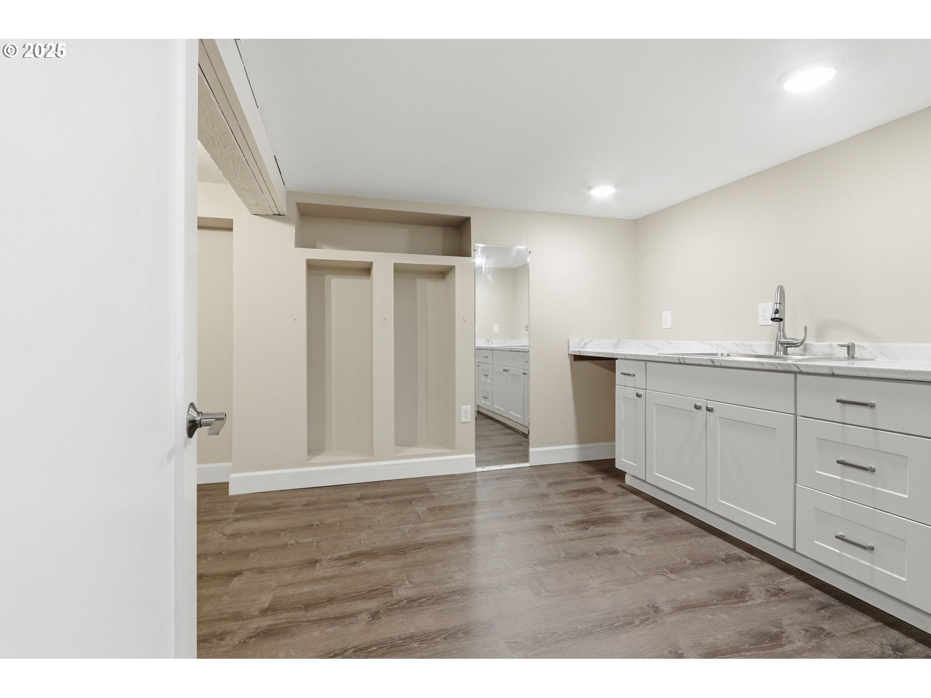 5919 Northeast 28th Avenue Portland, OR 97211 - Photo 22 of 44