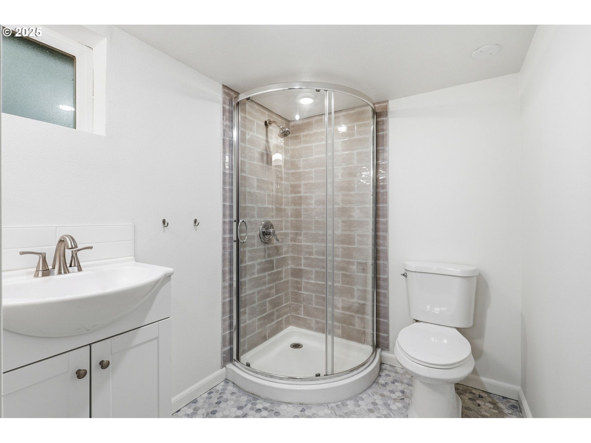 5919 Northeast 28th Avenue Portland, OR 97211 - Photo 26 of 44