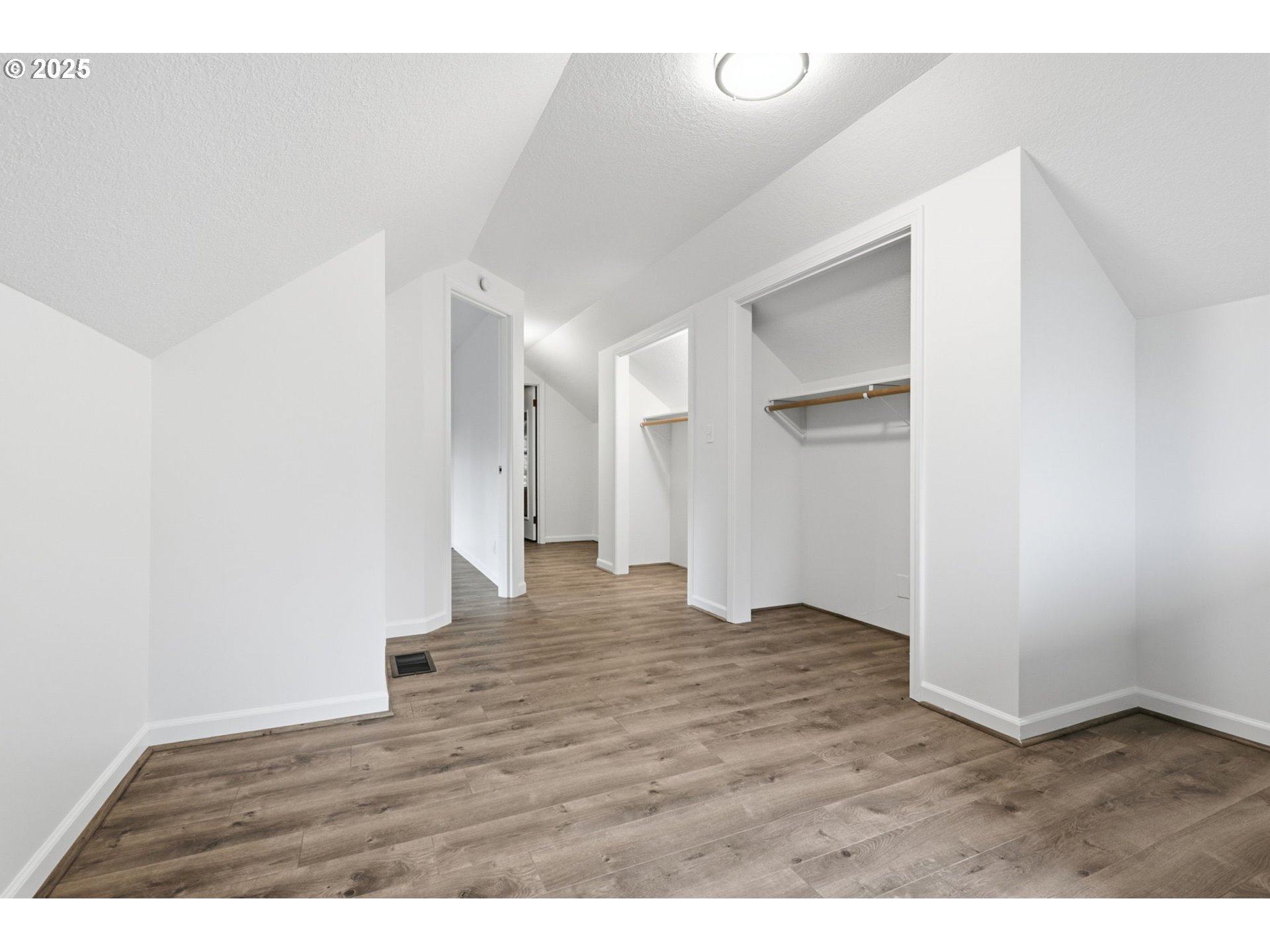 5919 Northeast 28th Avenue Portland, OR 97211 - Photo 28 of 44