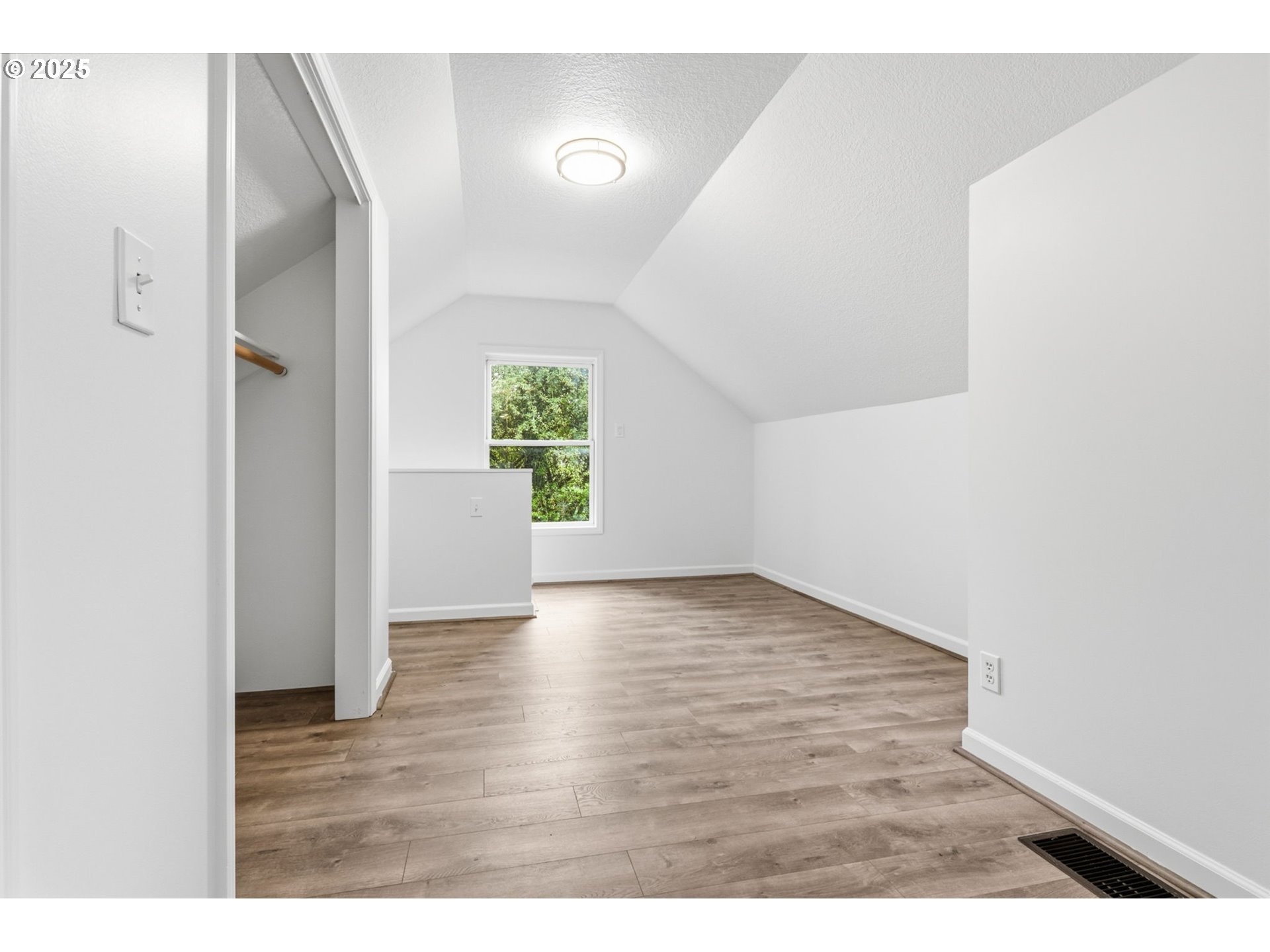 5919 Northeast 28th Avenue Portland, OR 97211 - Photo 30 of 44