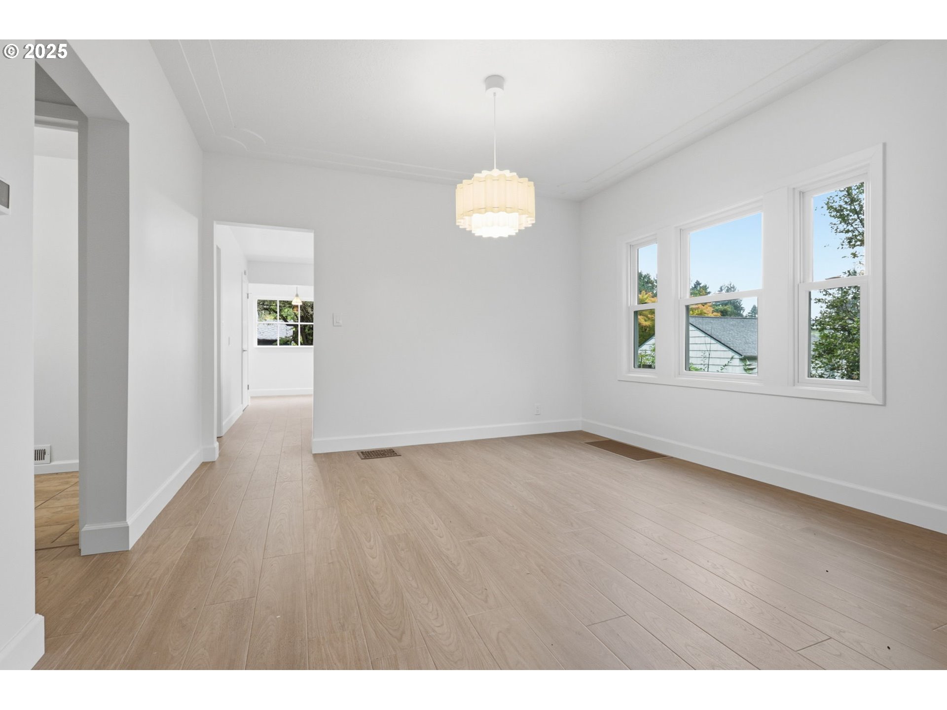 5919 Northeast 28th Avenue Portland, OR 97211 - Photo 3 of 44