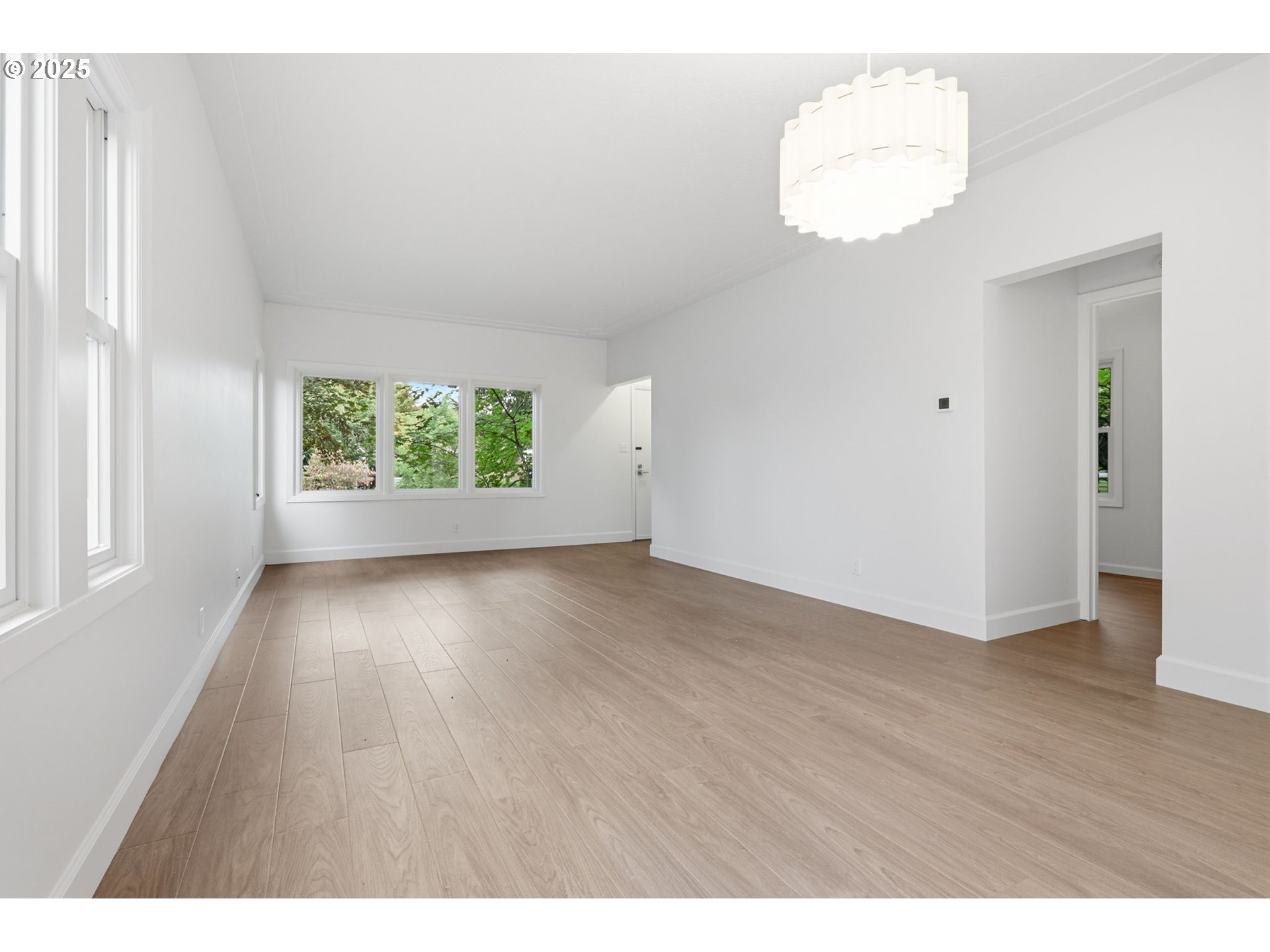 5919 Northeast 28th Avenue Portland, OR 97211 - Photo 4 of 44