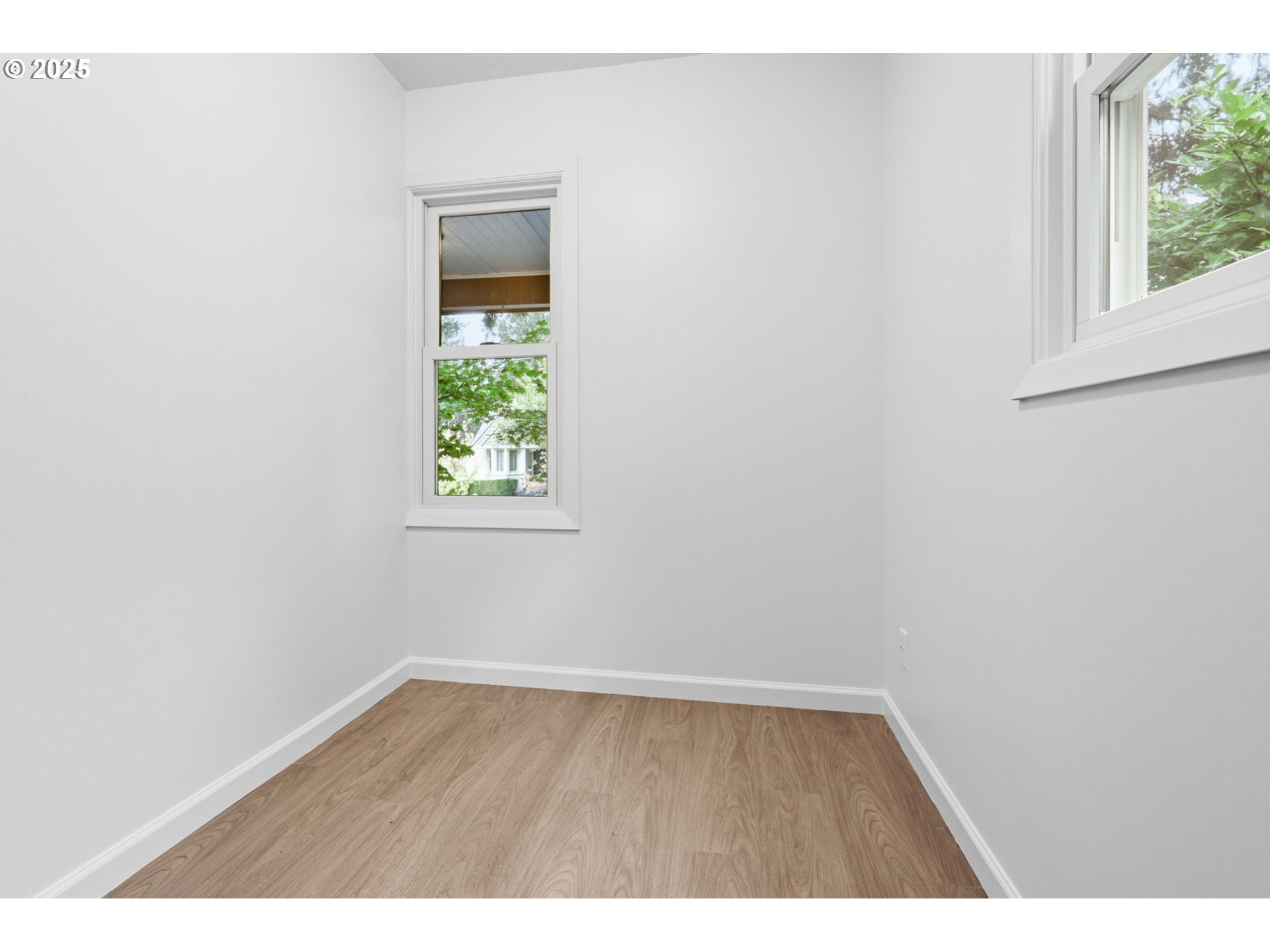 5919 Northeast 28th Avenue Portland, OR 97211 - Photo 8 of 44