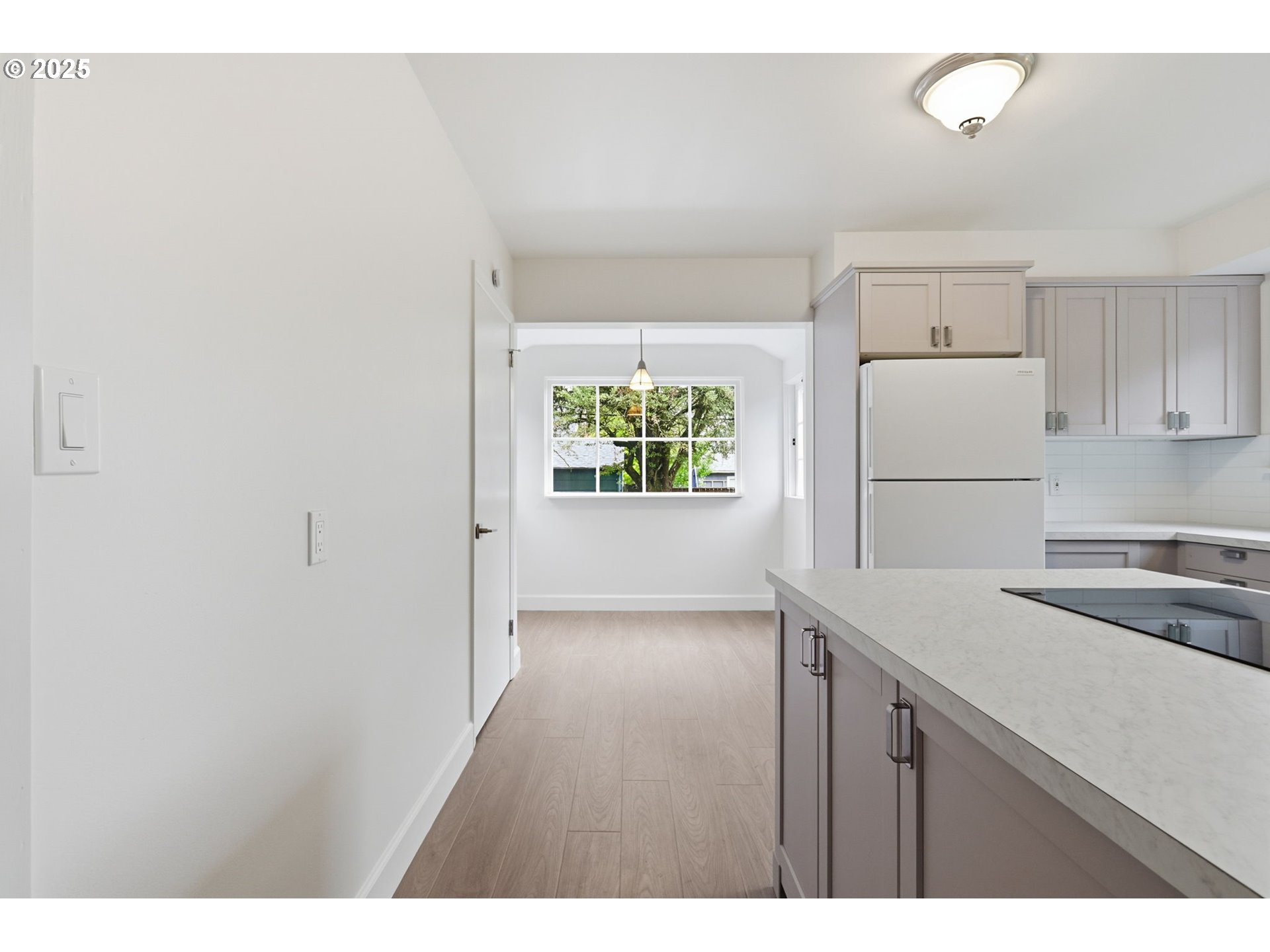 5919 Northeast 28th Avenue Portland, OR 97211 - Photo 10 of 44