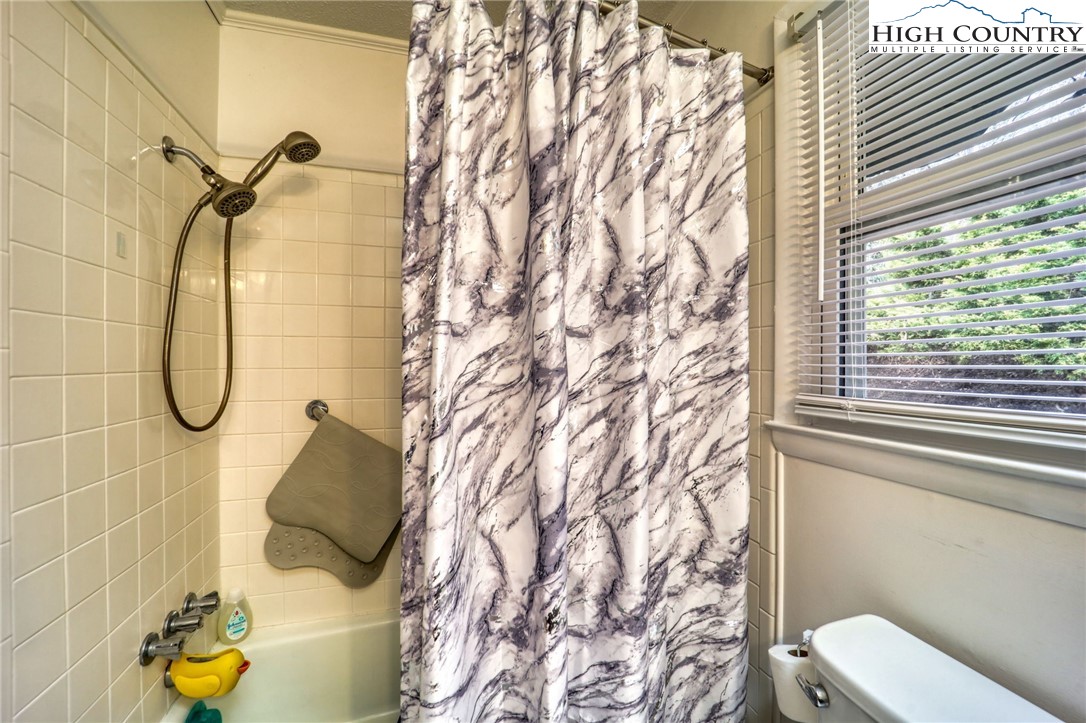 146 Parkway Ridge Boone, NC 28607 - Photo 18 of 35 Gallery Image 18