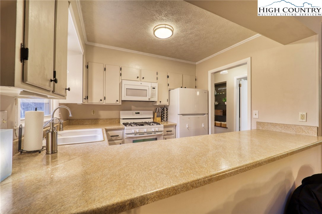 146 Parkway Ridge Boone, NC 28607 - Photo 7 of 35 Gallery Image 7