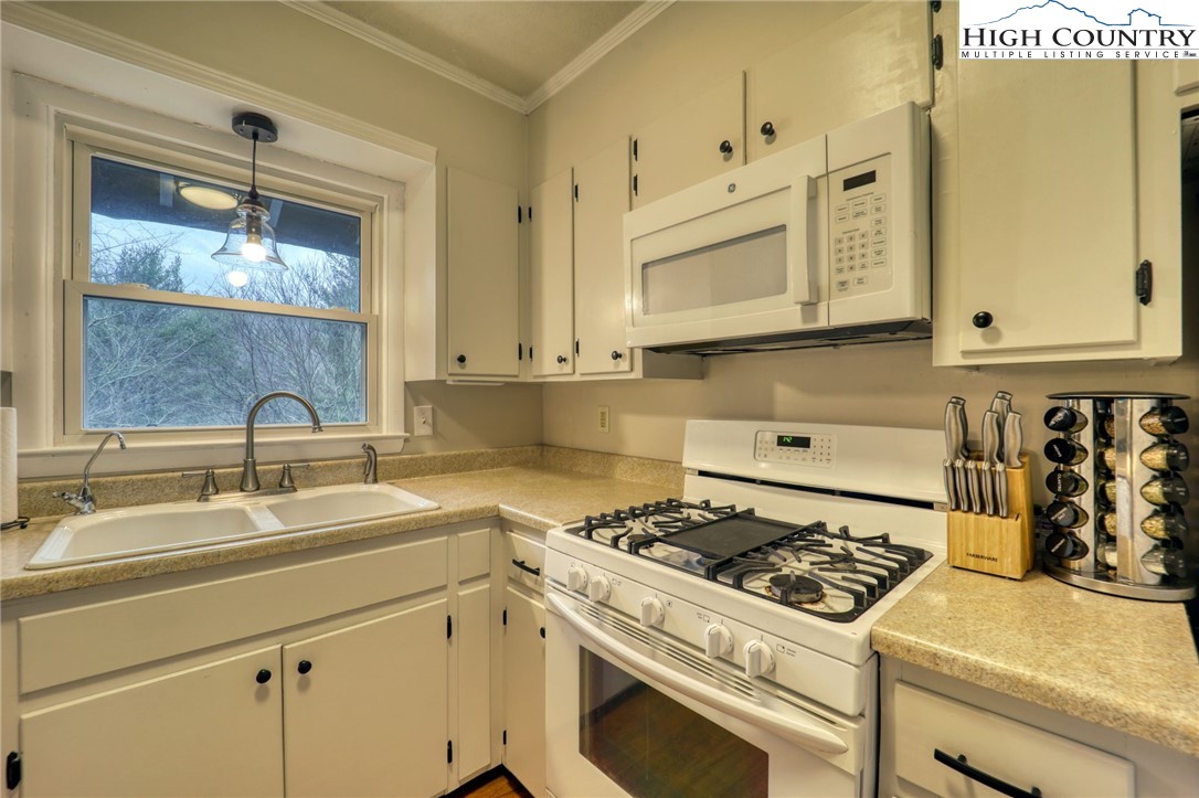 146 Parkway Ridge Boone, NC 28607 - Photo 8 of 35 Gallery Image 8