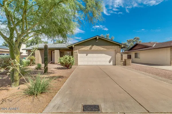 $2,350 | 3739 South Siesta Lane, Tempe, AZ 85282