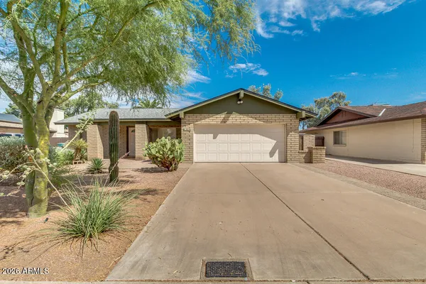 $2,400 | 3739 South Siesta Lane, Tempe, AZ 85282