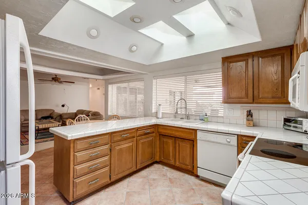 $2,400 | 3739 South Siesta Lane, Tempe, AZ 85282