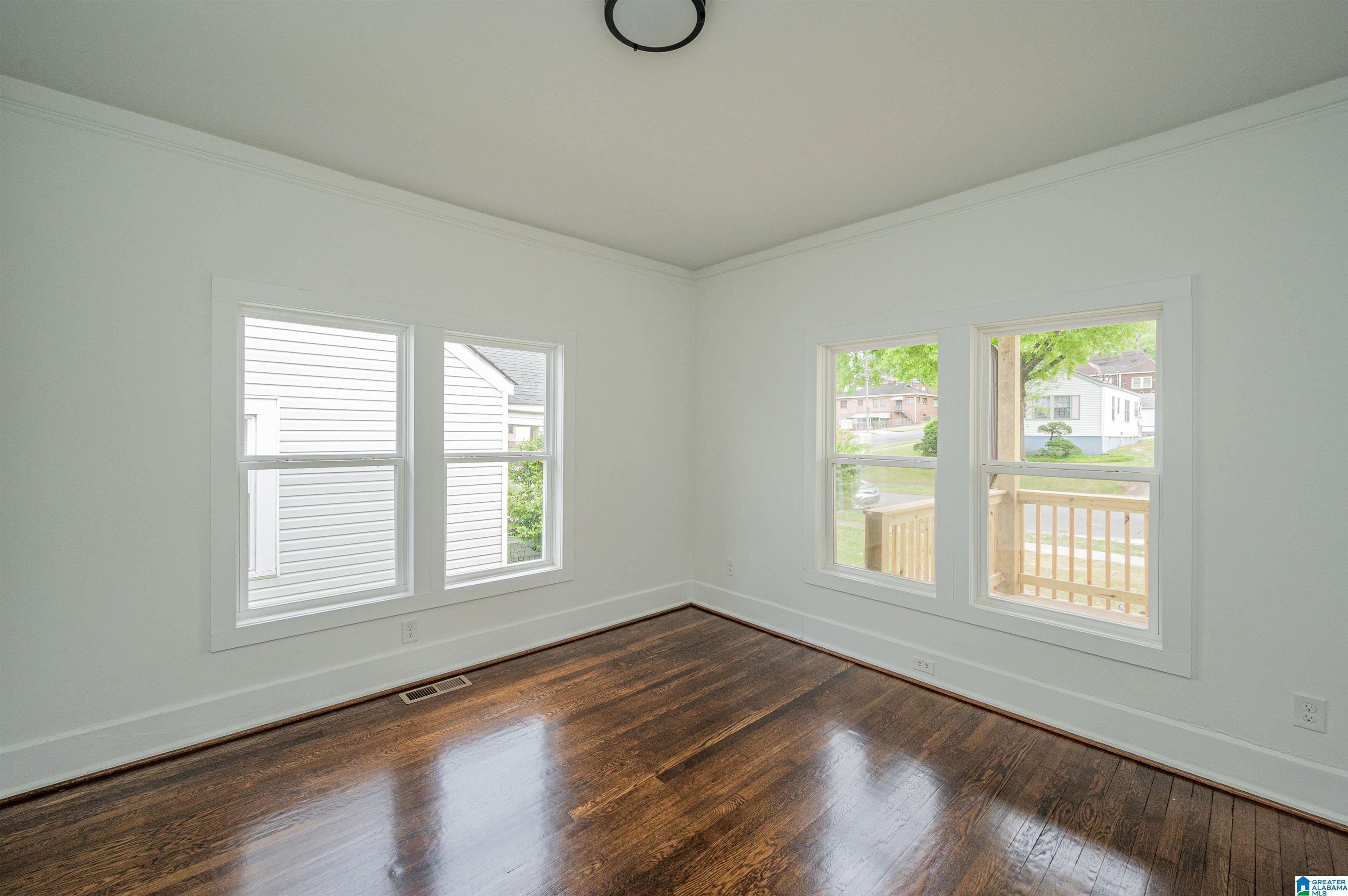 932 Valley Rd Place Birmingham, AL 35208 - Photo 25 of 32