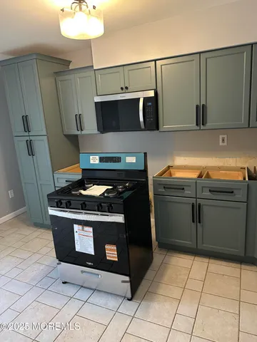 $2,550 | 105 Creek Road, Unit 469, Brick, NJ 08724