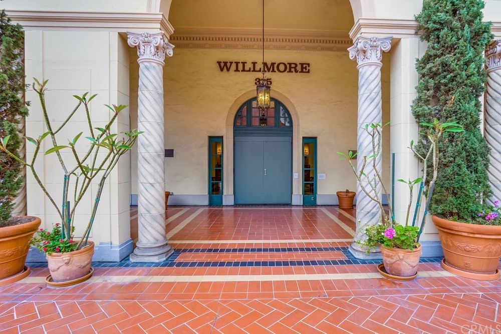 315 West 3rd Street, Unit 507 Long Beach, CA 90802 - Photo 2 of 25 a view of outdoor space and yard