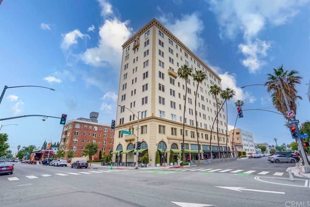 315 West 3rd Street, Unit 507 Long Beach, CA 90802 - Photo 24 of 25 a view of a building and a street