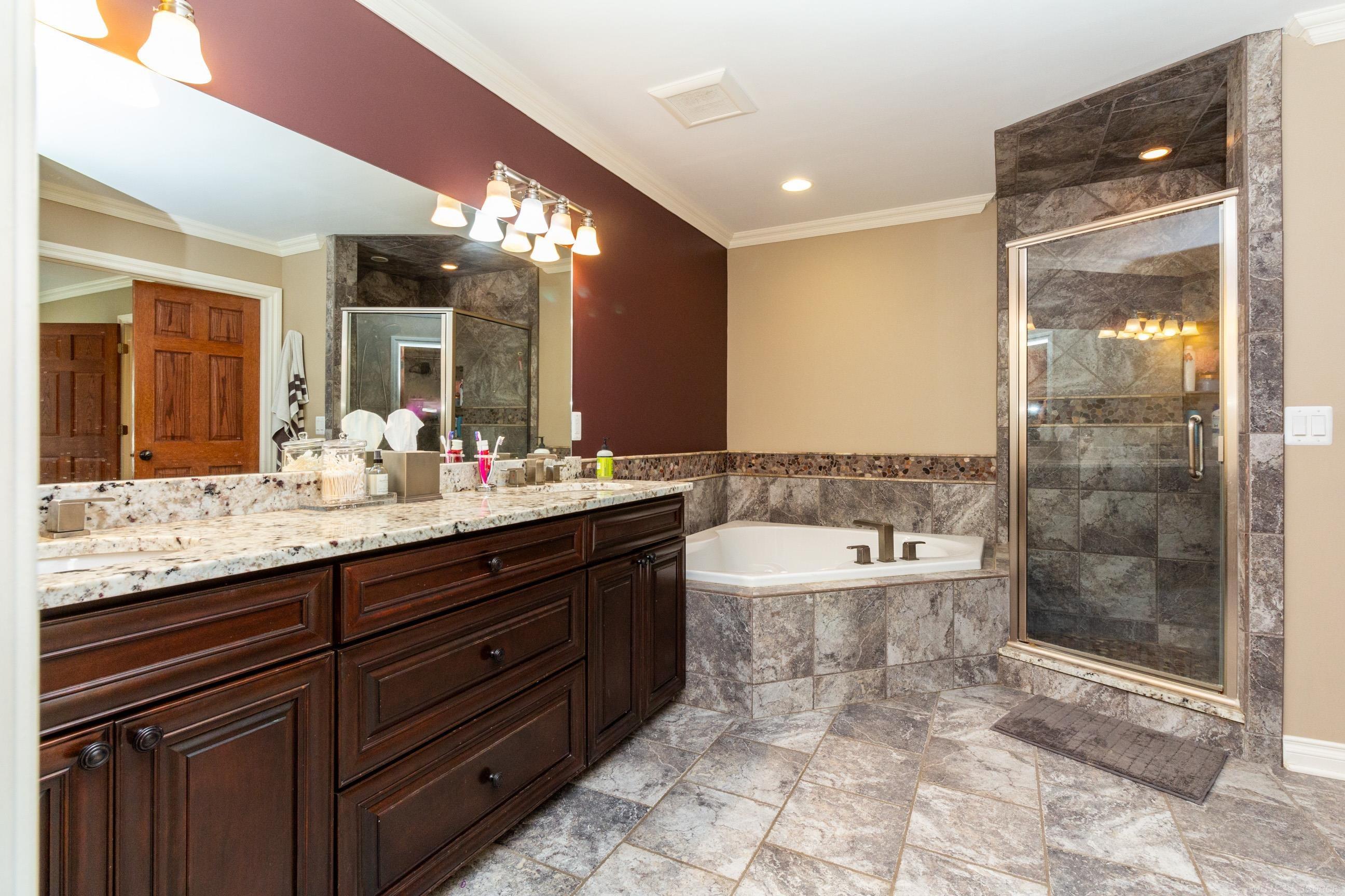 73650 Gould Road Romeo, MI 48065 - Photo 25 of 58 50115045-24.JPG