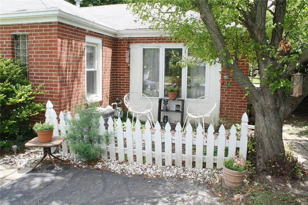 1023 North Shortridge Road Indianapolis, IN 46219 - Photo 3 of 20 Gallery Image 3