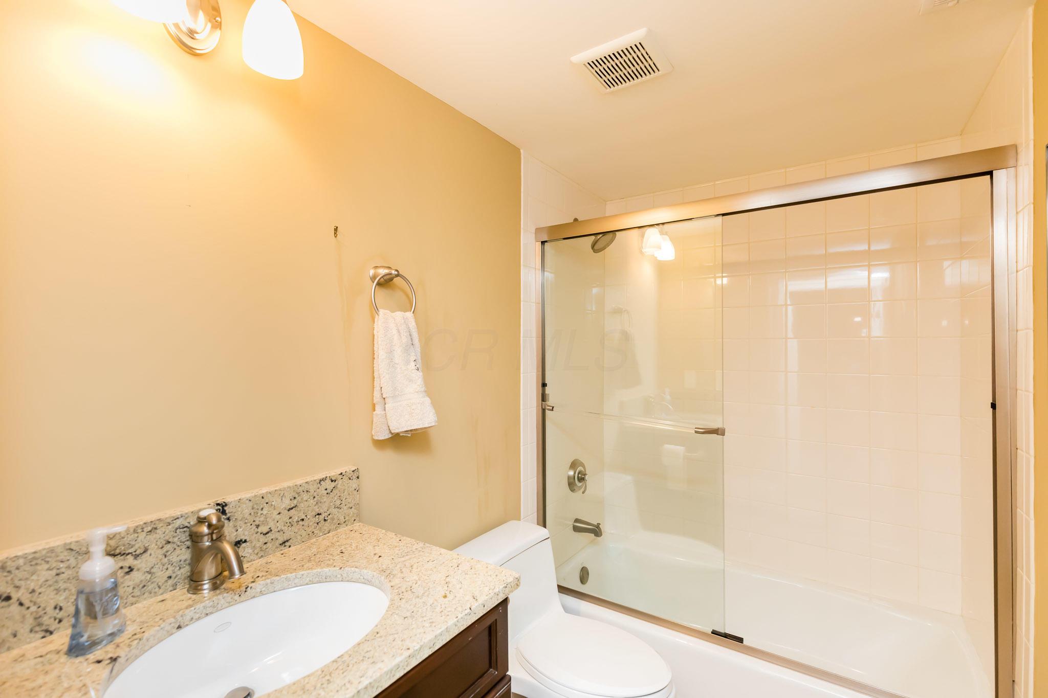 1568 Roxbury Road Columbus, OH 43212 - Photo 19 of 50