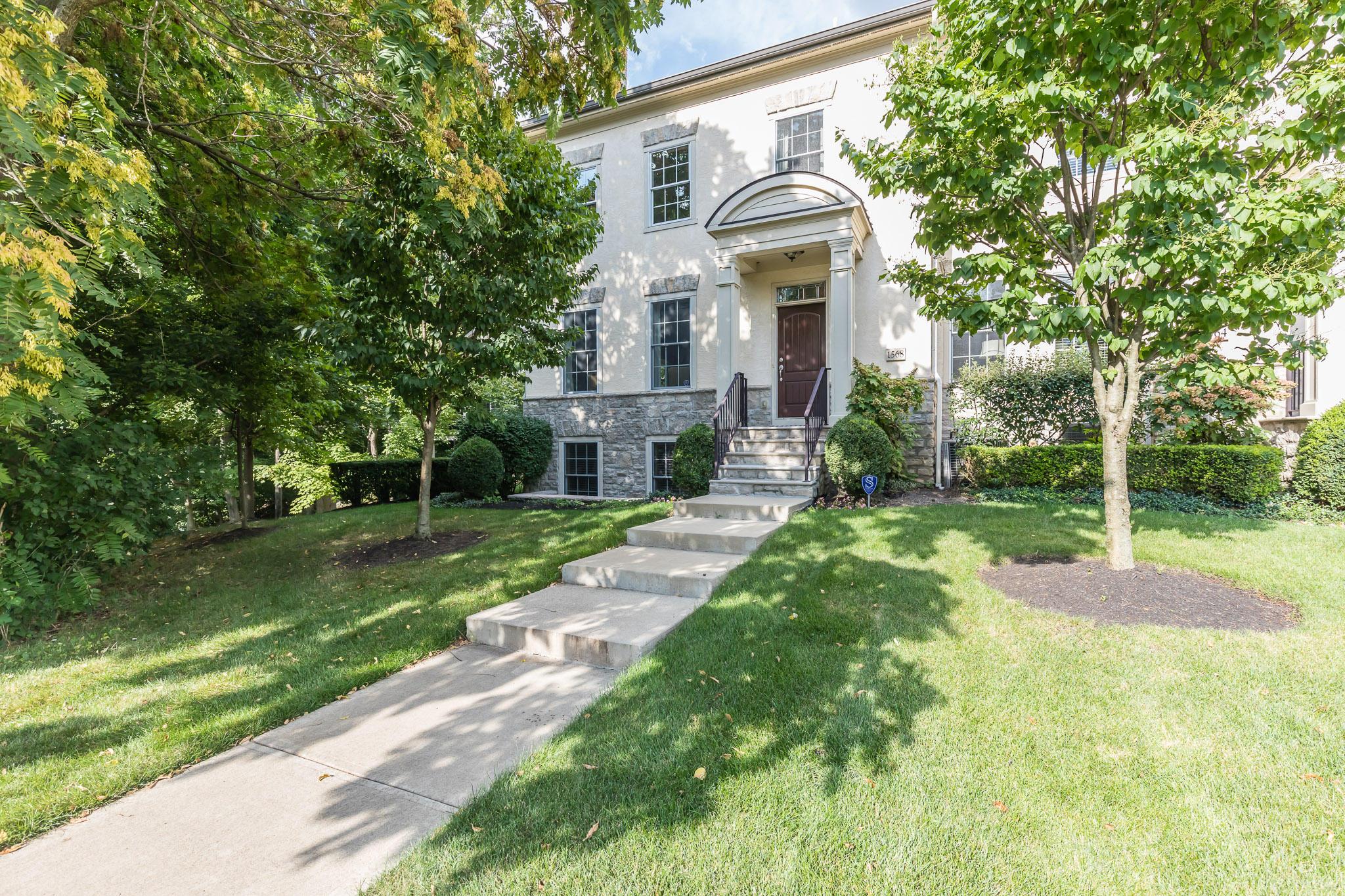 1568 Roxbury Road Columbus, OH 43212 - Photo 2 of 50