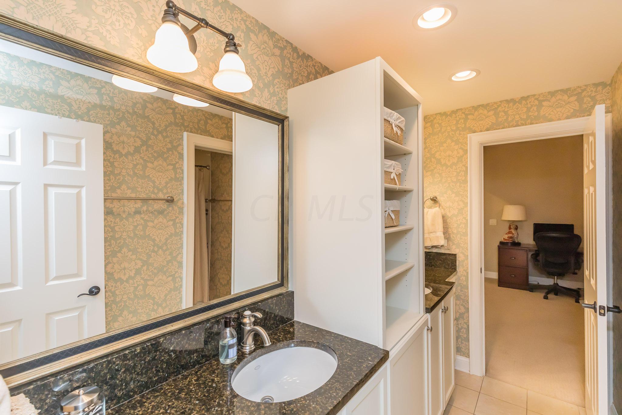 1568 Roxbury Road Columbus, OH 43212 - Photo 33 of 50