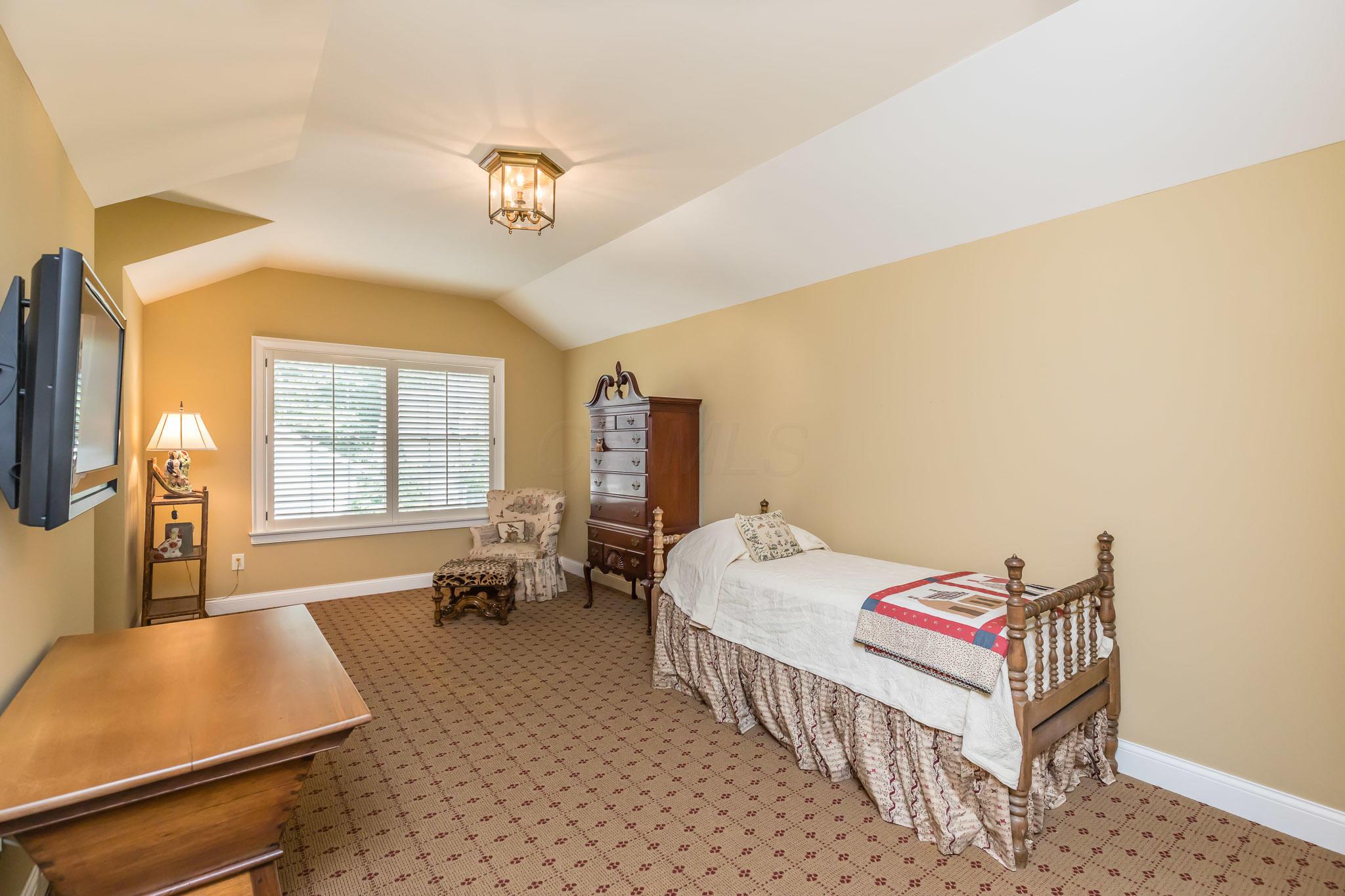 1568 Roxbury Road Columbus, OH 43212 - Photo 39 of 50