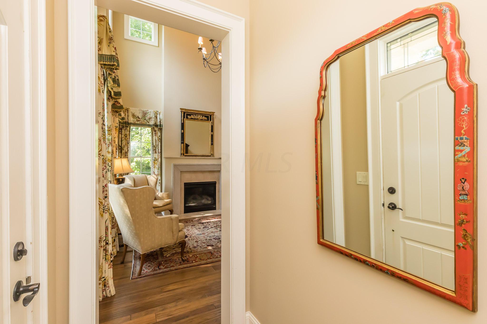 1568 Roxbury Road Columbus, OH 43212 - Photo 4 of 50