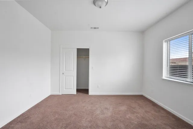 $599,999 | 1974 Gus Villalta Drive, Los Banos, CA 93635