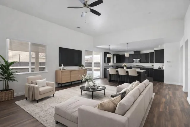 $599,999 | 1974 Gus Villalta Drive, Los Banos, CA 93635