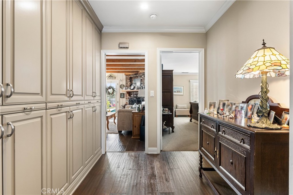 909 Cavanagh Road Glendale, CA 91207 - Photo 52 of 58