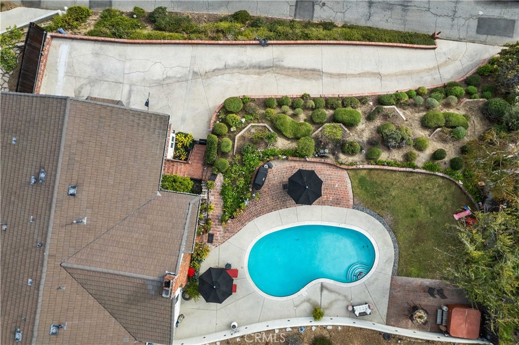 909 Cavanagh Road Glendale, CA 91207 - Photo 10 of 58