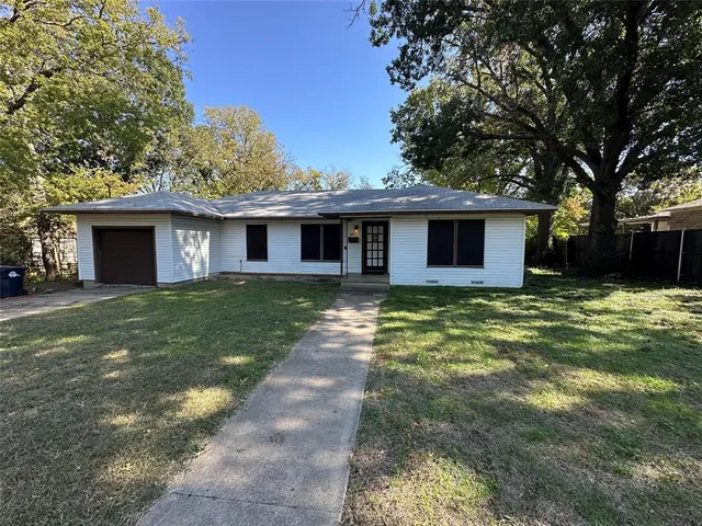 $225,000 | 1014 Hillcrest Street, Denton, TX 76201