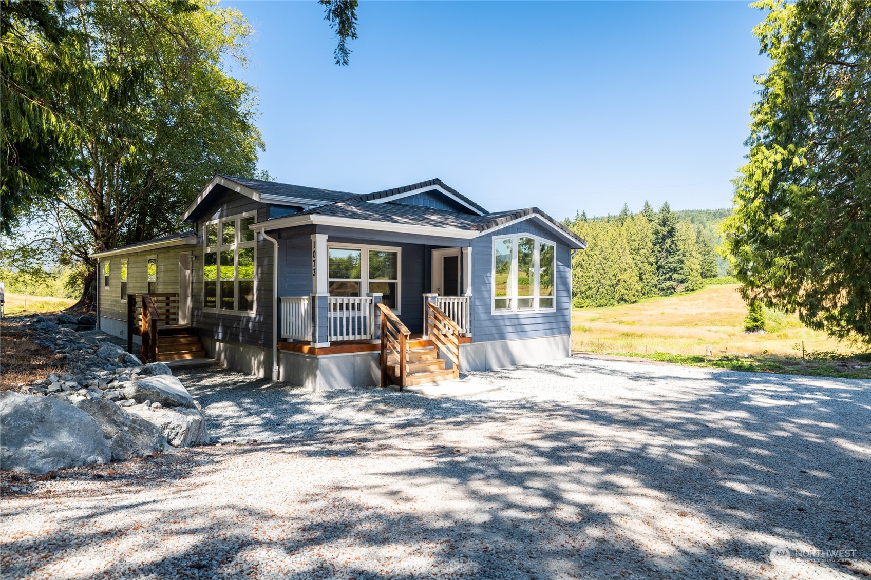 1073 Lake Samish Road Bellingham, WA 98229 - Photo 1 of 27 Gallery Image 1
