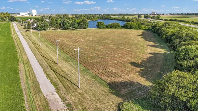 $26,900 | 52 Moss Drive, Farmer City, IL 61842