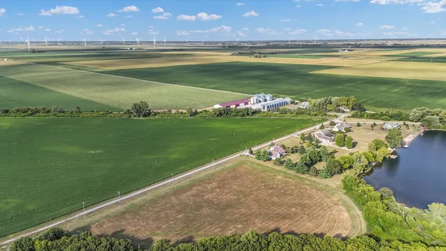 $26,900 | 52 Moss Drive, Farmer City, IL 61842