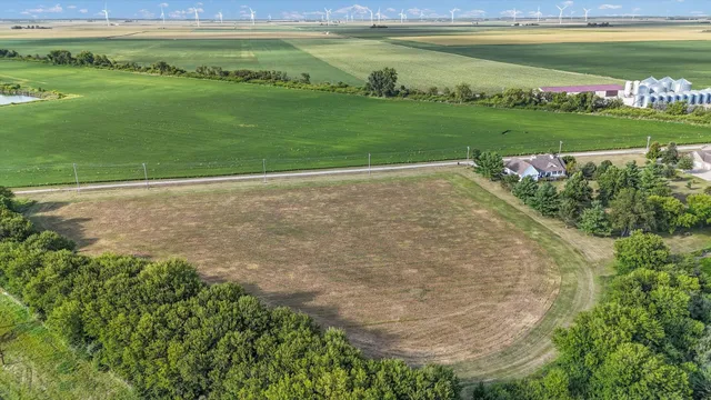 $26,900 | 52 Moss Drive, Farmer City, IL 61842