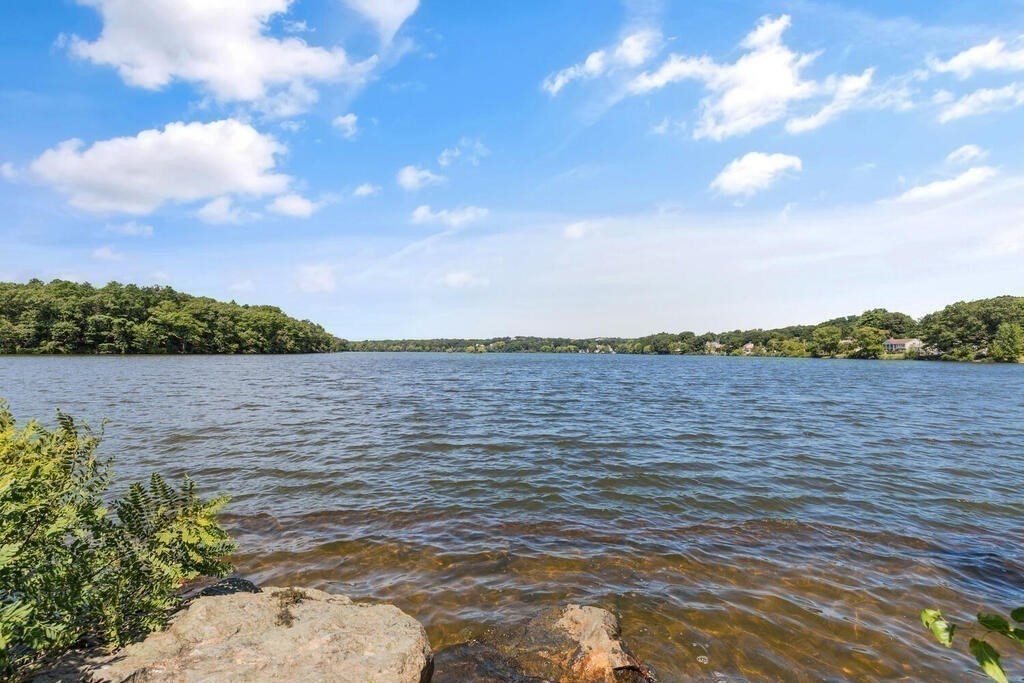 33 Porter Street, Unit 33 Woburn, MA 01801 - Photo 24 of 25 a view of a lake from a yard