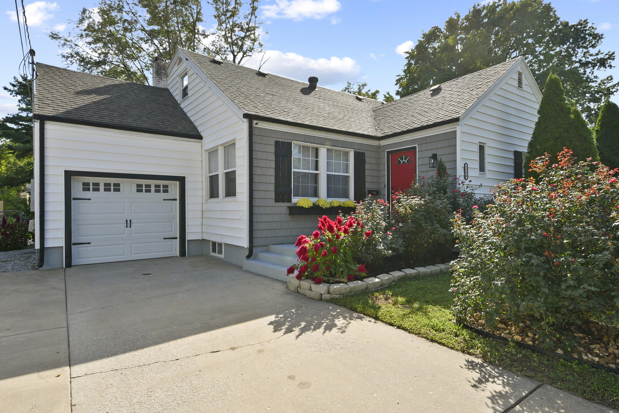 1350 East Portland Street Springfield, MO 65804 - Photo 1 of 1 01
