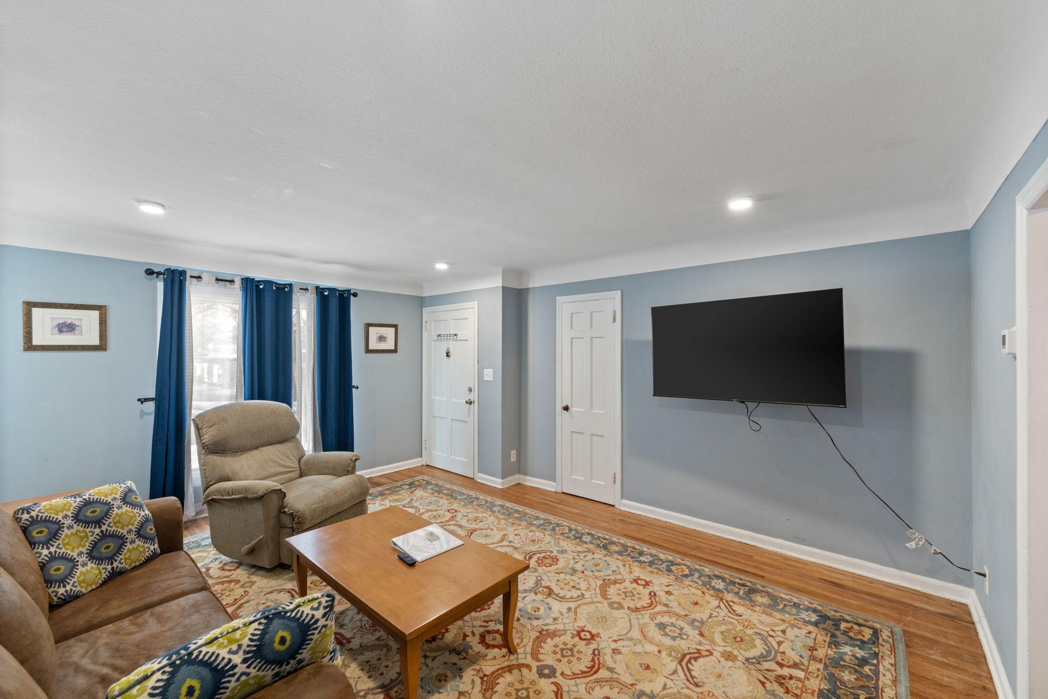 4042 Lake Rd Avenue Minneapolis, MN 55422 - Photo 6 of 17