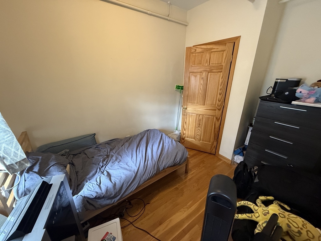 712 Commonwealth Avenue, Unit 3 Boston, MA 02215 - Photo 4 of 7