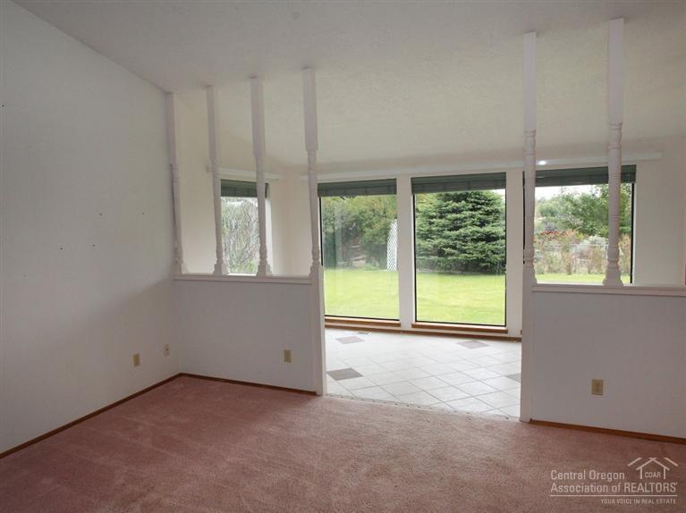 1242 Northwest Rimrock Drive Redmond, OR 97756 - Photo 4 of 16 Additional Photo
