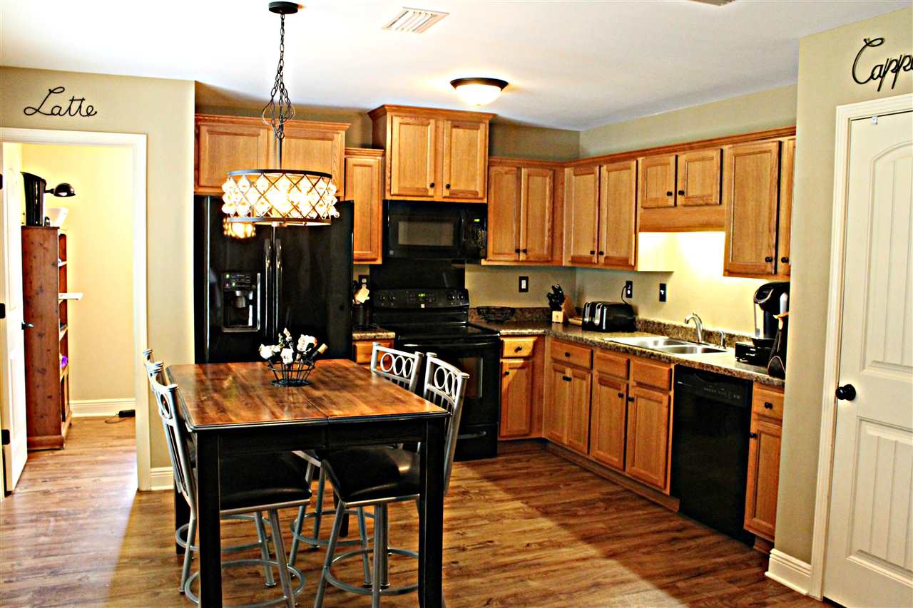 1616 Thames Drive Foley, AL 36535 - Photo 5 of 18 Dining/Kitchen Area