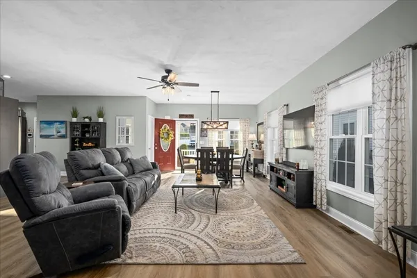 $650,000 | 8 Tea Party Drive, Uxbridge, MA 01569